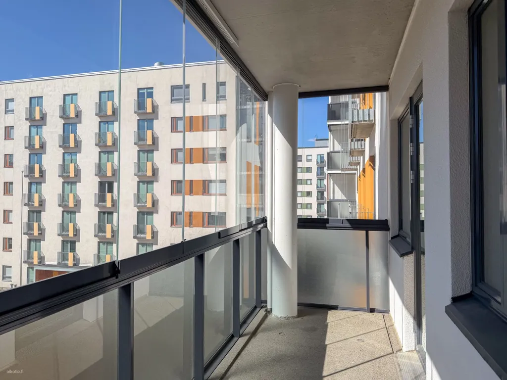 Balcon - Modern Flat with Balcony in Kaivoksela, Vantaa