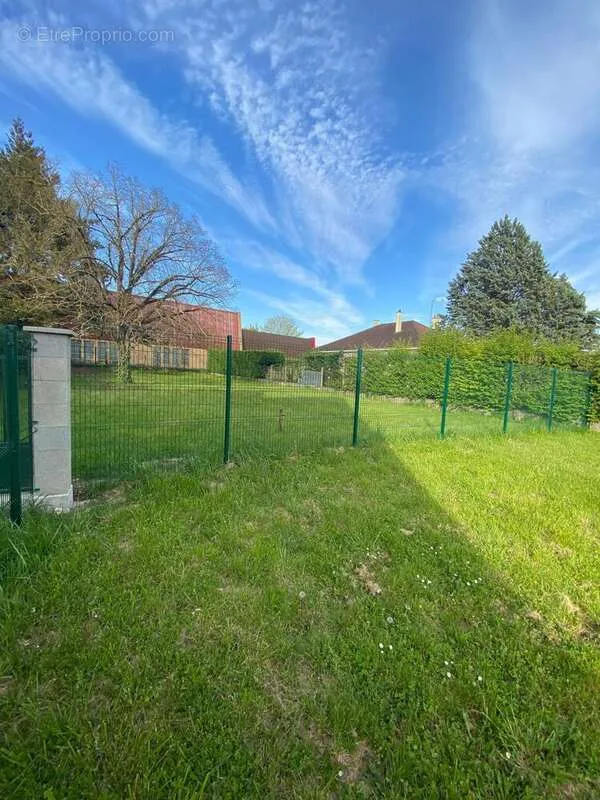 Land in Chateauroux