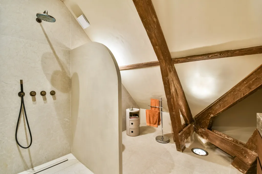 Vannitoad - Corner Duplex with Skylights in De Pijp