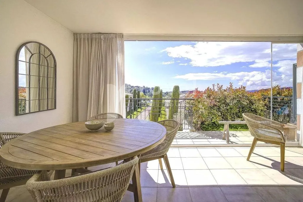 Appartement Luxe avec Piscine à Mougins