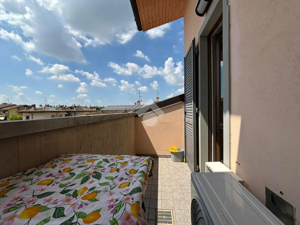 Balcon - Three-Bedroom Apartment with Private Courtyard in Rivolta d'Adda