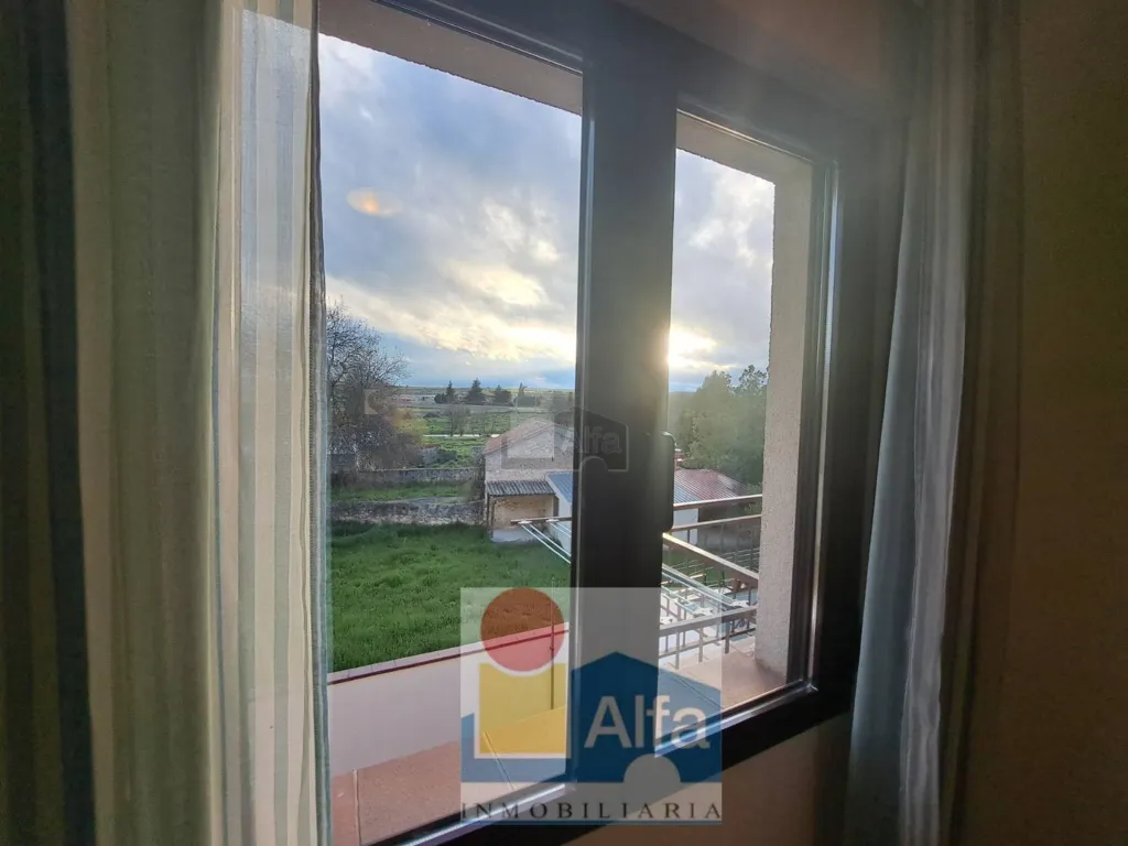 Toad - Apartment with Garage in Rural Area, Madrona