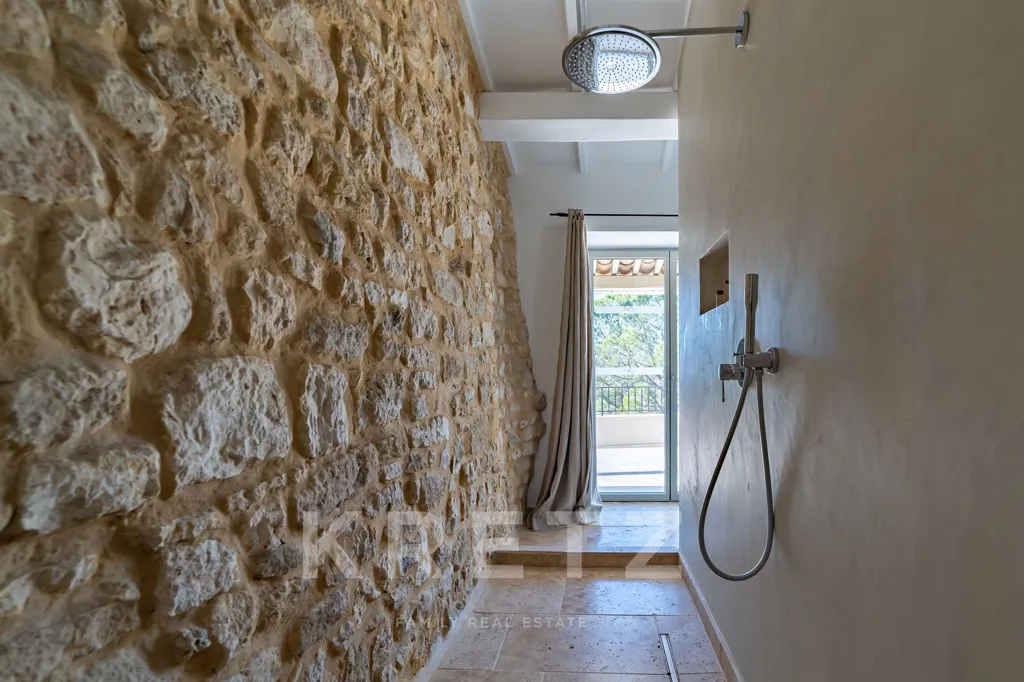 Esik - Luxury Estate with 16 Bedrooms in Uzès