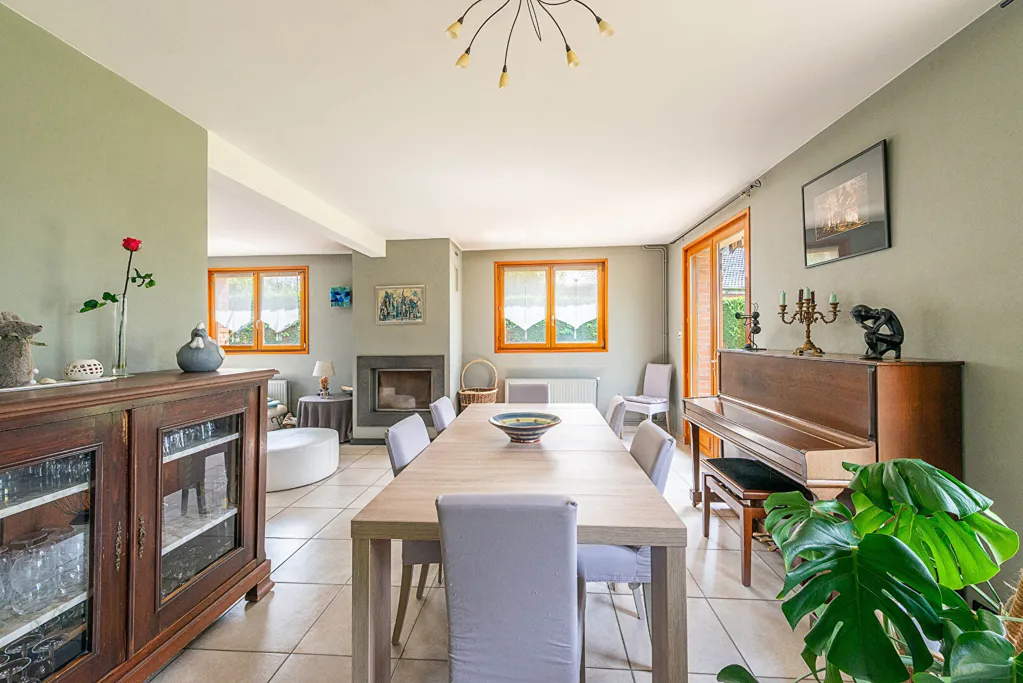 Salle à manger - Maison d'Architecte avec Jardin à Brillon