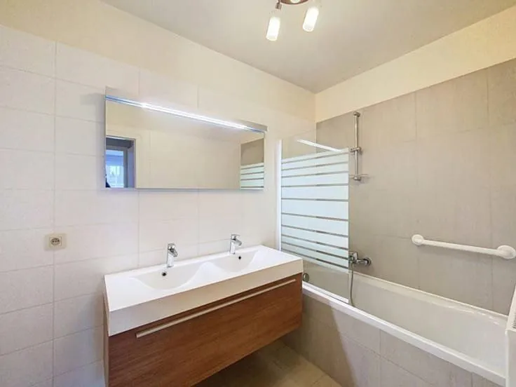 Vannitoad - Flat with Balcony and Parking in Central Location