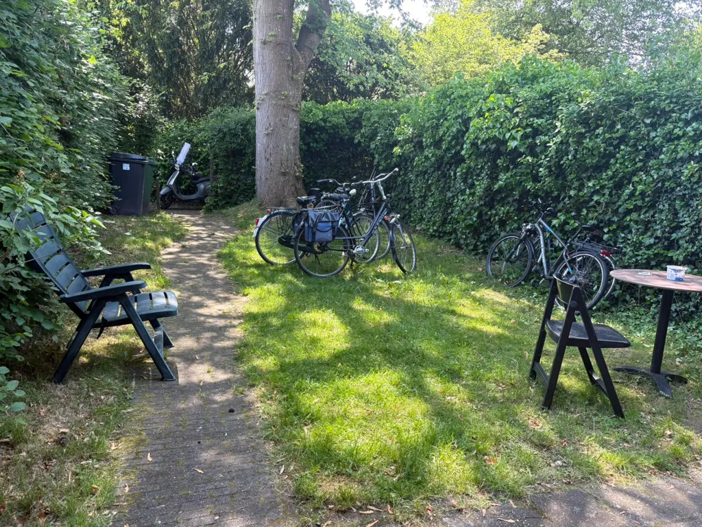 Giardino - Room for Rent with Shared Amenities in Urban Area