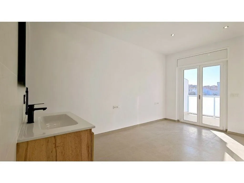 Rooms - Modernised Chalet with Pool in Empuriabrava