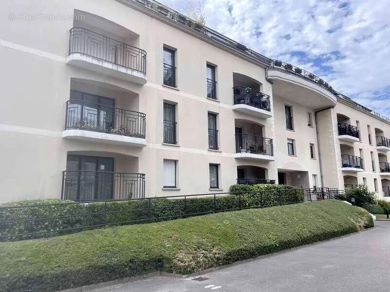 Esterno - 2-Bed Flat with Balcony near Gisors Station
