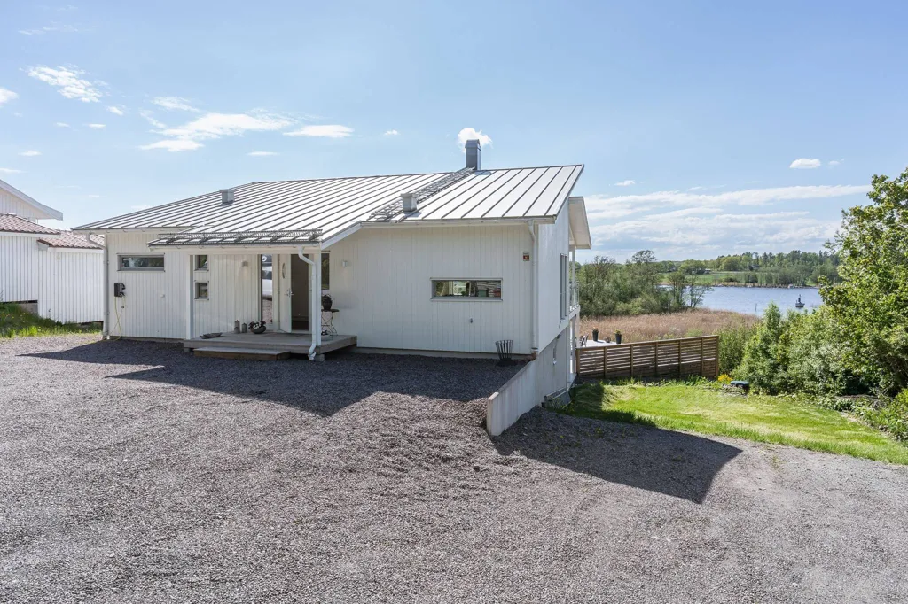 Välivaade - Suterräng Villa with Water View in Uppsala