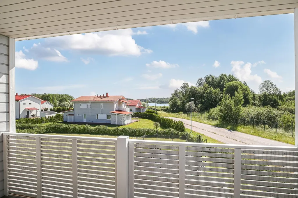 Rõdu - Contemporary Villa with Lake View in Vihti