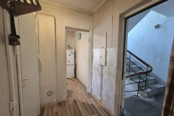 hallway_entrance