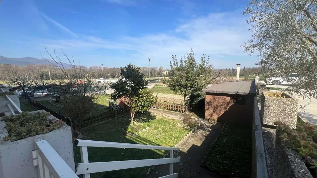 Aed - Mixed-Use Villa with Terraces in Spoleto