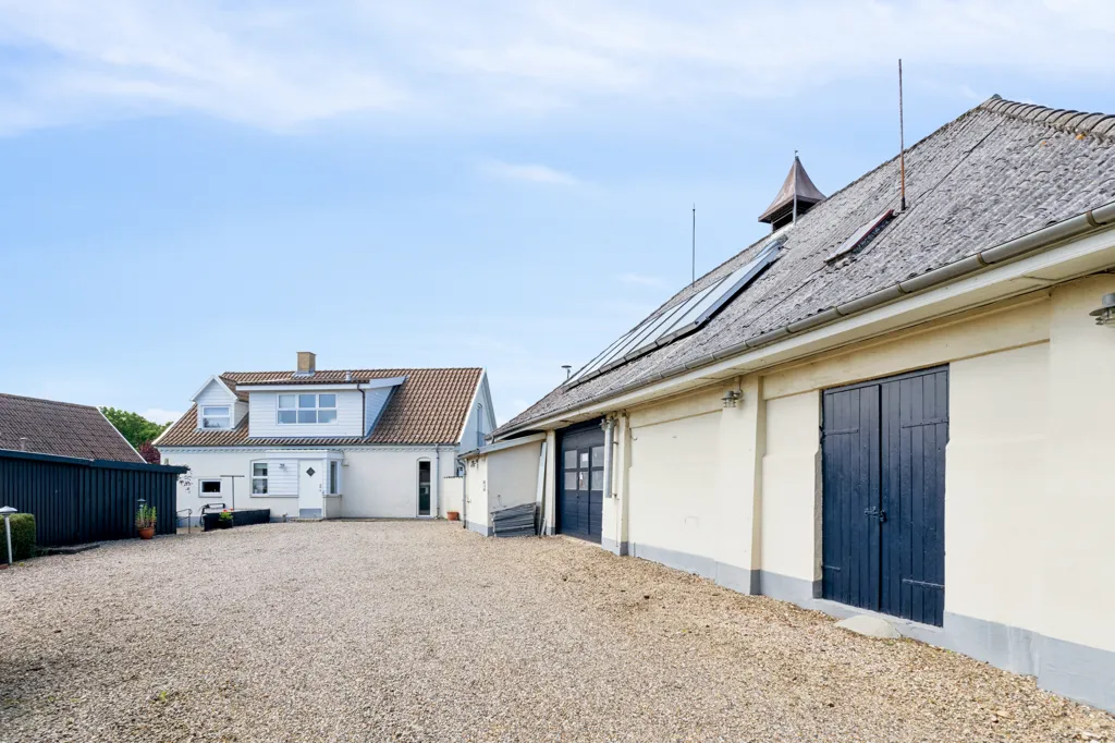 Välivaade - Villa with Workshop in Aunslev