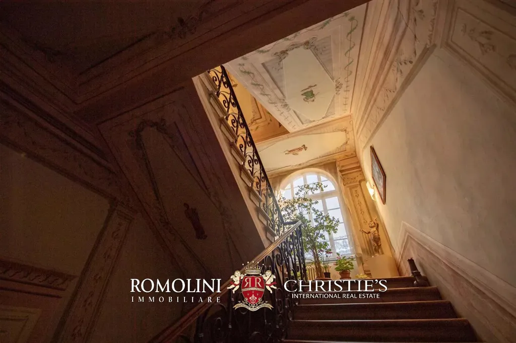 Toad - 18th-Century Villa with Panoramic Views near Pisa