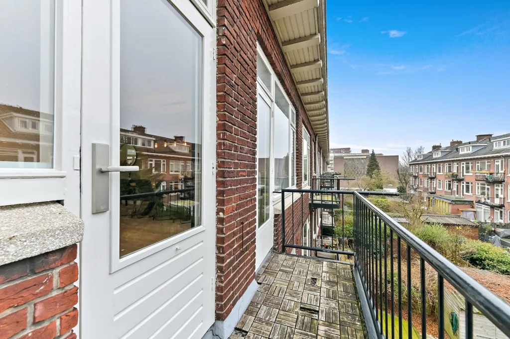Balcon - Renovated Apartment with Balcony in Blijdorp