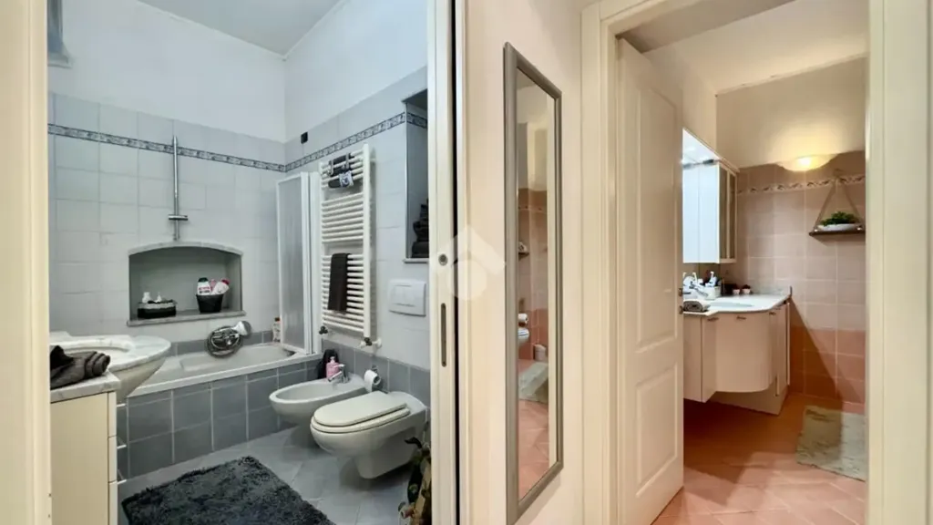 Salles de bain - Quadrilocale with Sea View Balcony in Noli
