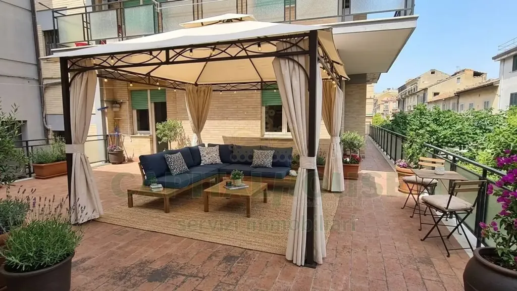 Terrasse - Three-Bedroom Apartment with Terrazzo in Caserta