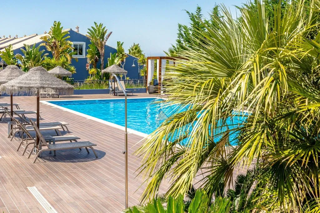 Bassein - Operational Resort Hotel with Villas in Praia Da Luz