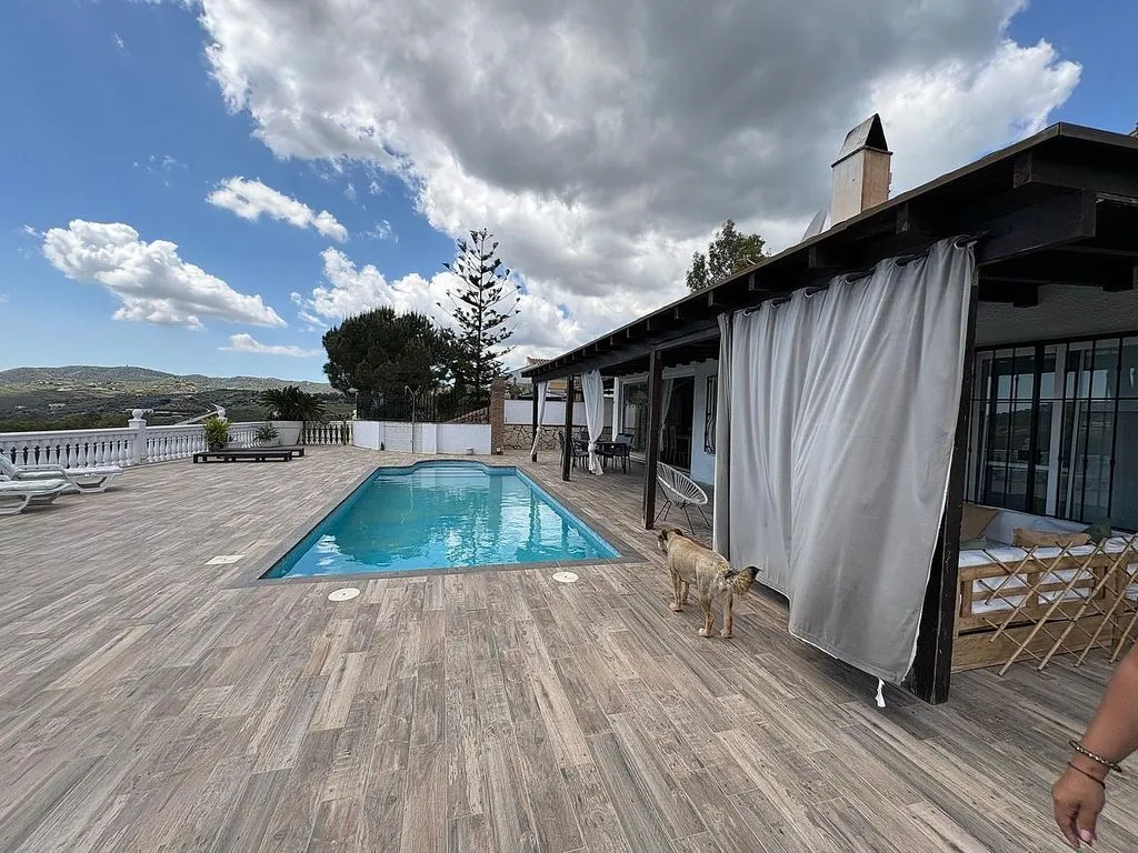 Bassein - Chalet with Pool and Terrace in La Viñuela