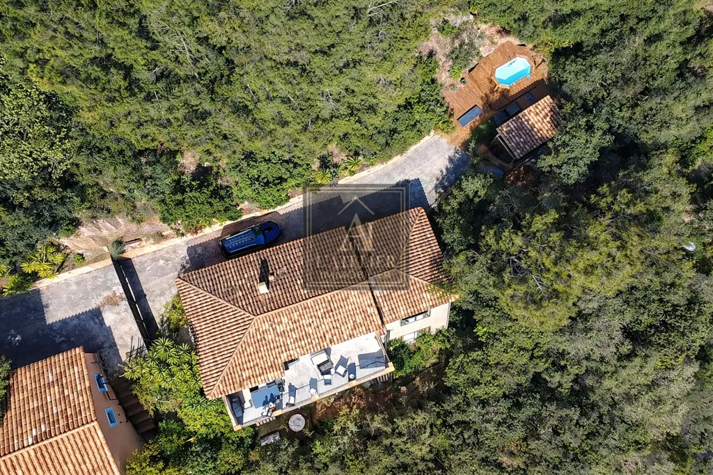 Vista aerea - Contemporary Villa with Panoramic View in Solliès-Ville