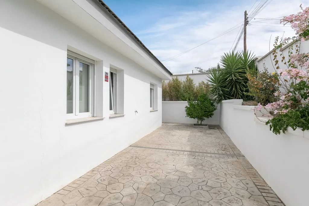 Jardin - Contemporary Chalet with Pool in Historic Centre