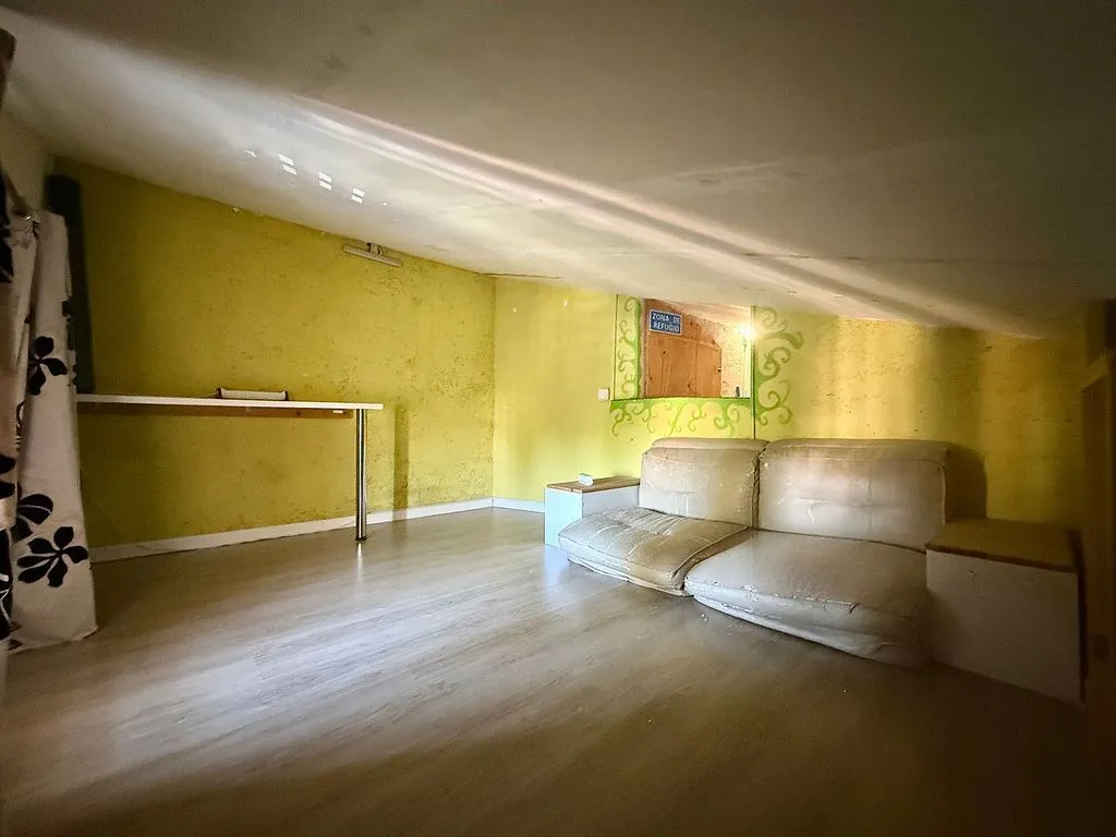 Toad - 2-Bedroom Flat with A/C in Carabanchel
