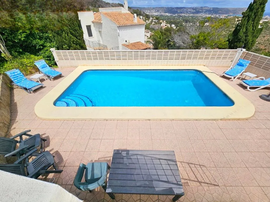 Piscine - Traditional Villa with Pool in Adsubia