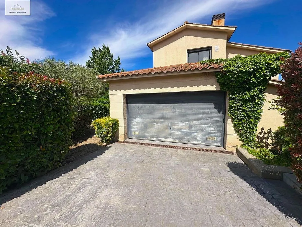 Välivaade - Chalet with Pool in Roca del Vallès