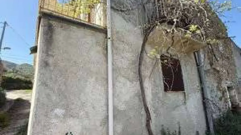 Exterior - Rustic Property with Garden in Sant'Agata di Militello