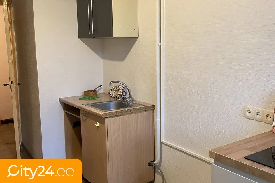 Köök - 1-Bedroom Flat with Green Courtyard in Grīziņkalns