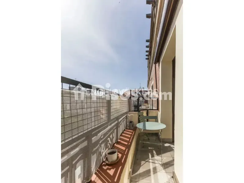 Balcon - Apartment with Balcony in Chamberí