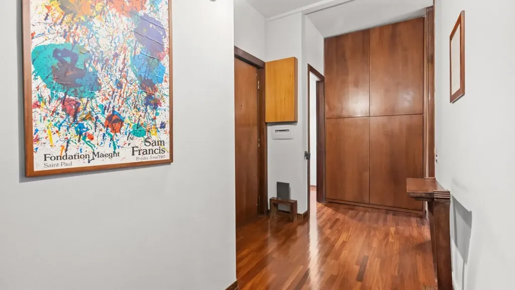 hallway_entrance