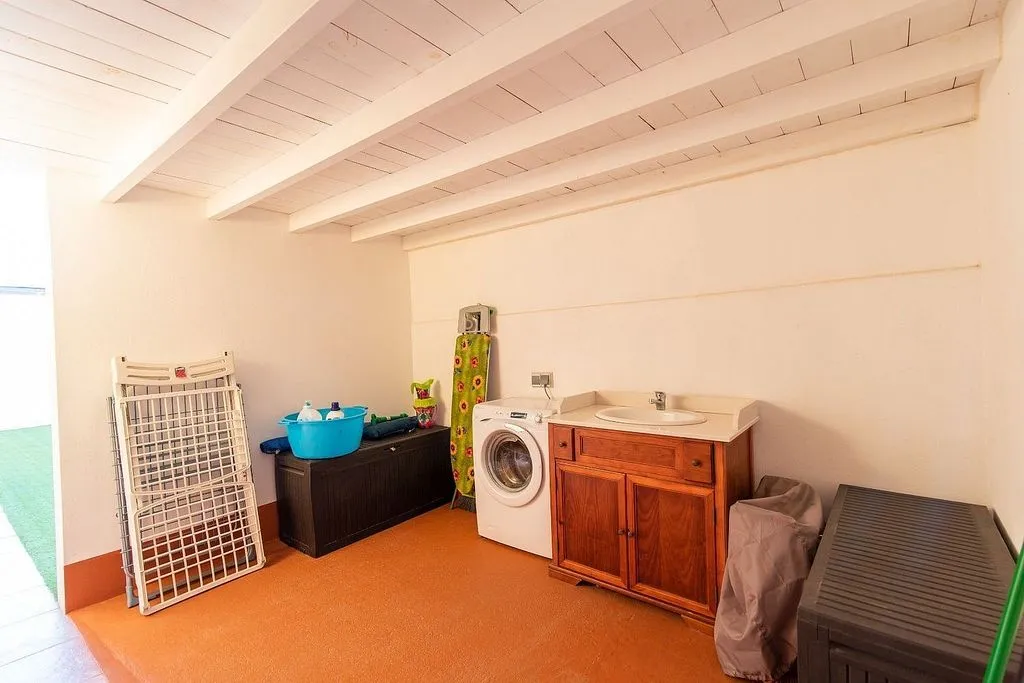 Pesuköök - Chalet with Pool and Sea View in Corralejo
