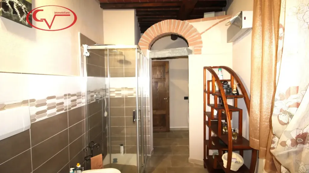 Bagni - Villa indipendente con piscina a Terranuova Bracciolini