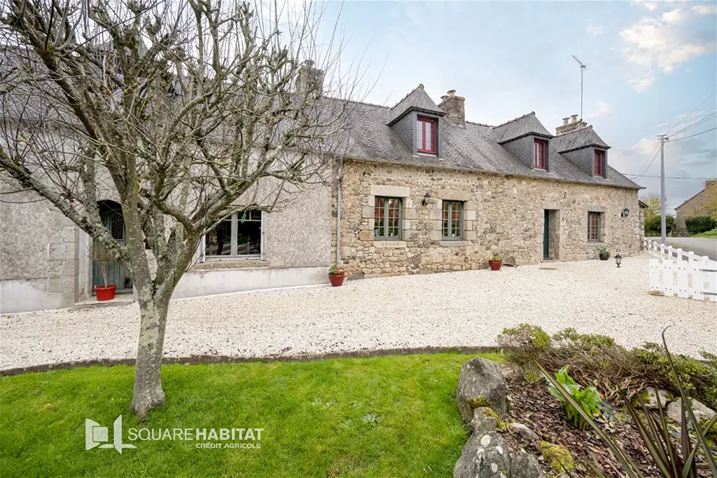 Maison 8 pièces à Lanrodec