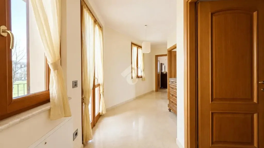 Esik - Contemporary Apartment with Balcony in Chiari