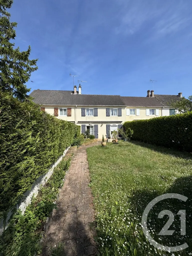 Jardin - Maison 5 Pièces avec Terrasse au Sud à Saint-Ay