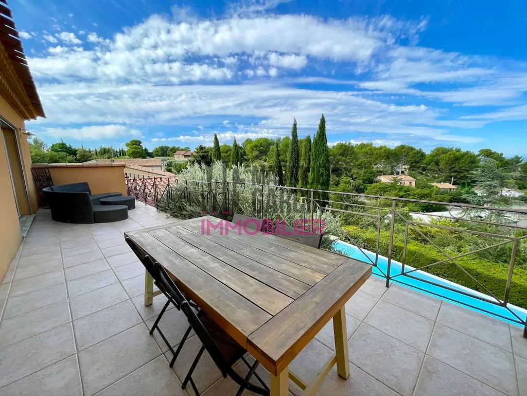 Terrasse - Maison avec Piscine et Vue Panoramique à Pernes-les-Fontaines