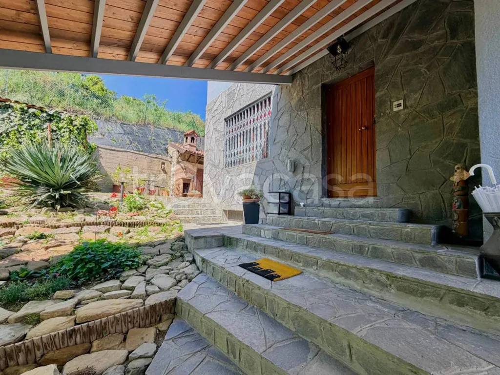 Terrazza - Restored Villa with Garden in Bra