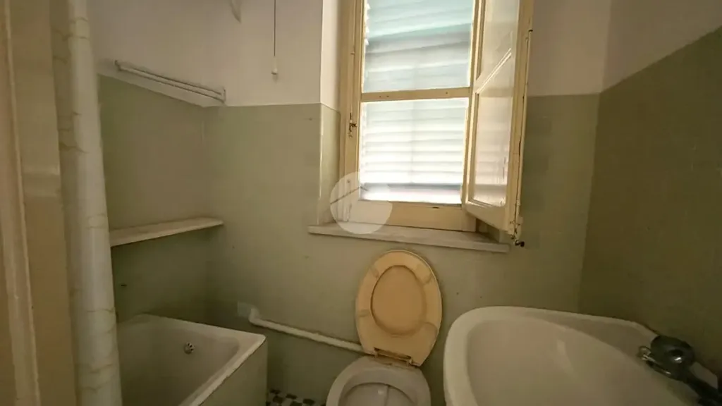 Bagni - Studio Flat for Sale with Balcony in Palermo