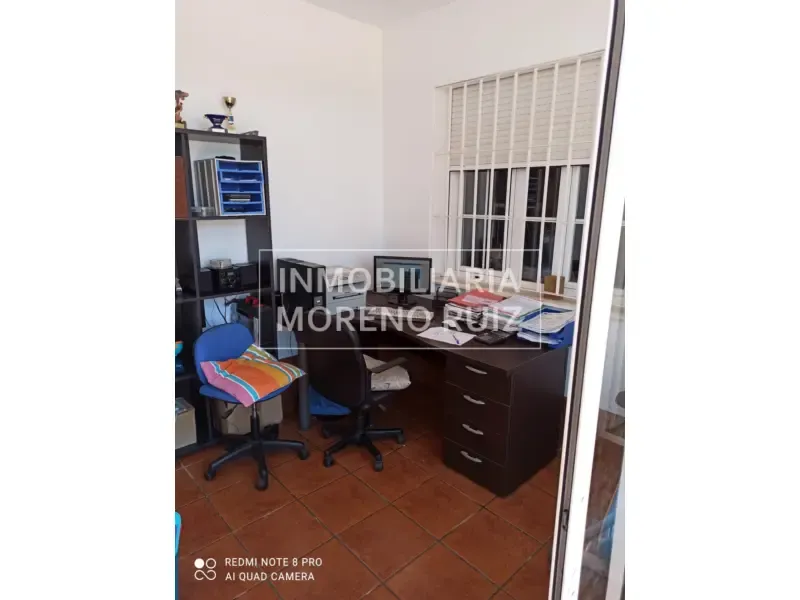Bureau - House with Commercial Space in Baena