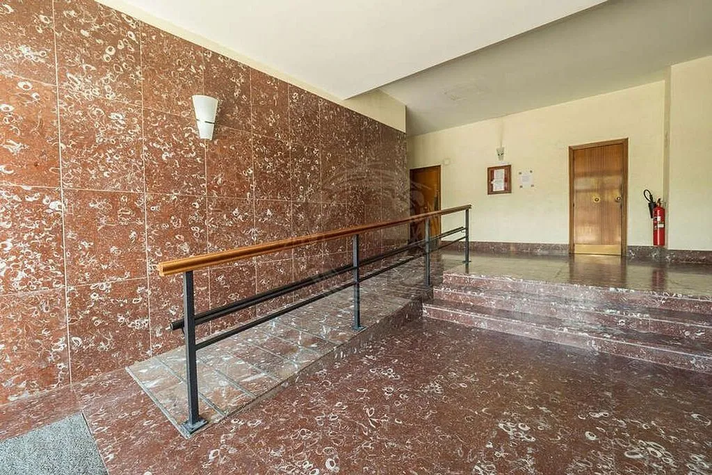 hallway_entrance