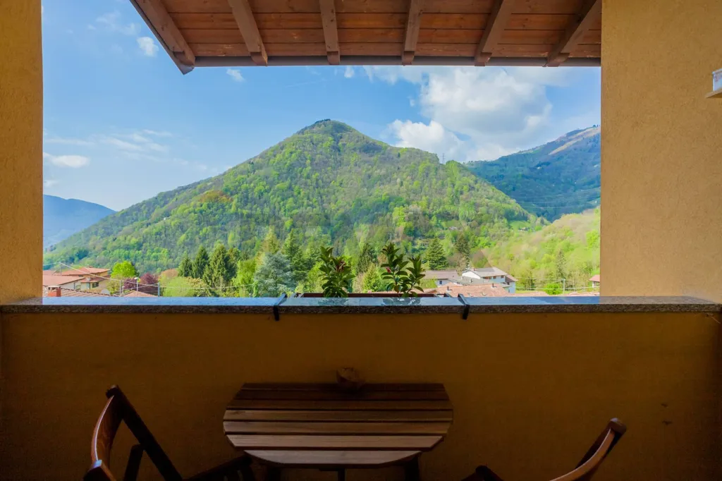 Balcon - Mountain View Apartment with Garden in Orezzo