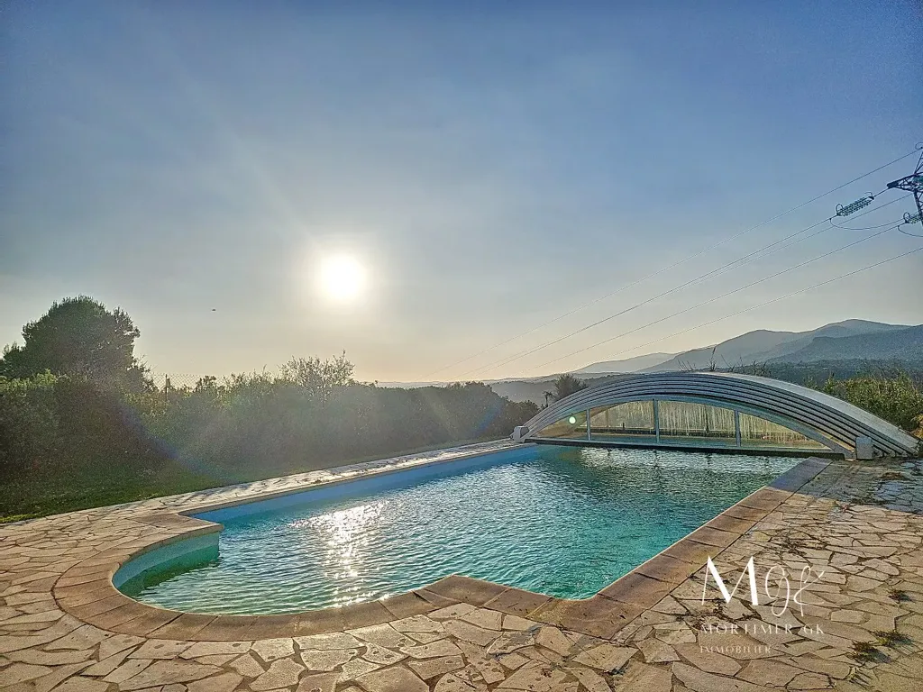 Piscine - Villa avec Vue Panoramique et Piscine à Nice Ouest
