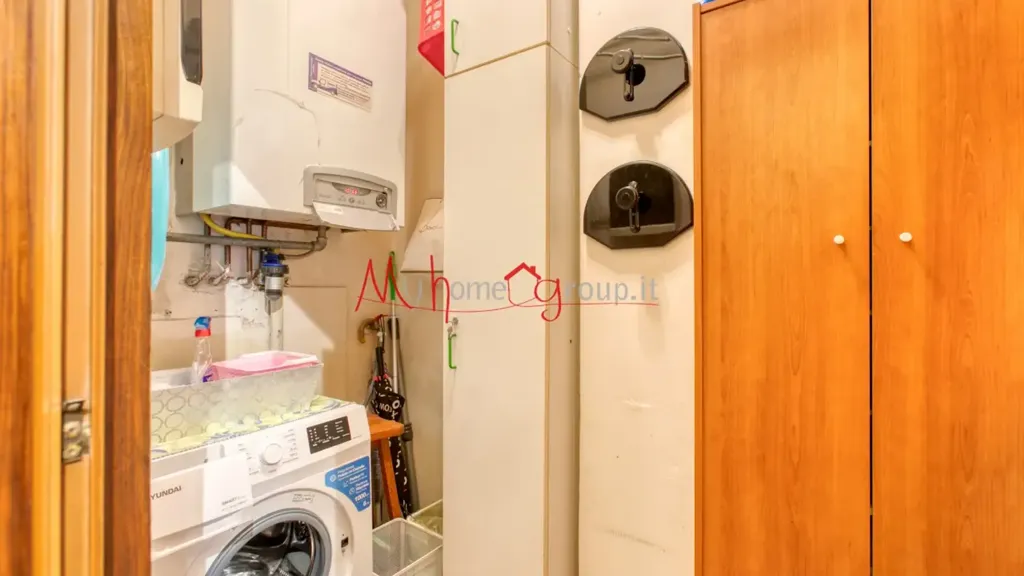 Utility Room - Four-Bedroom Apartment with Balconies in Padova