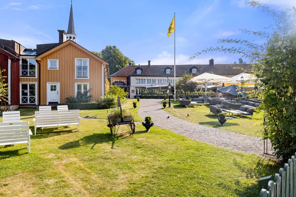 Giardino - Eco-Friendly Duplex with Solar Panels in Läggesta