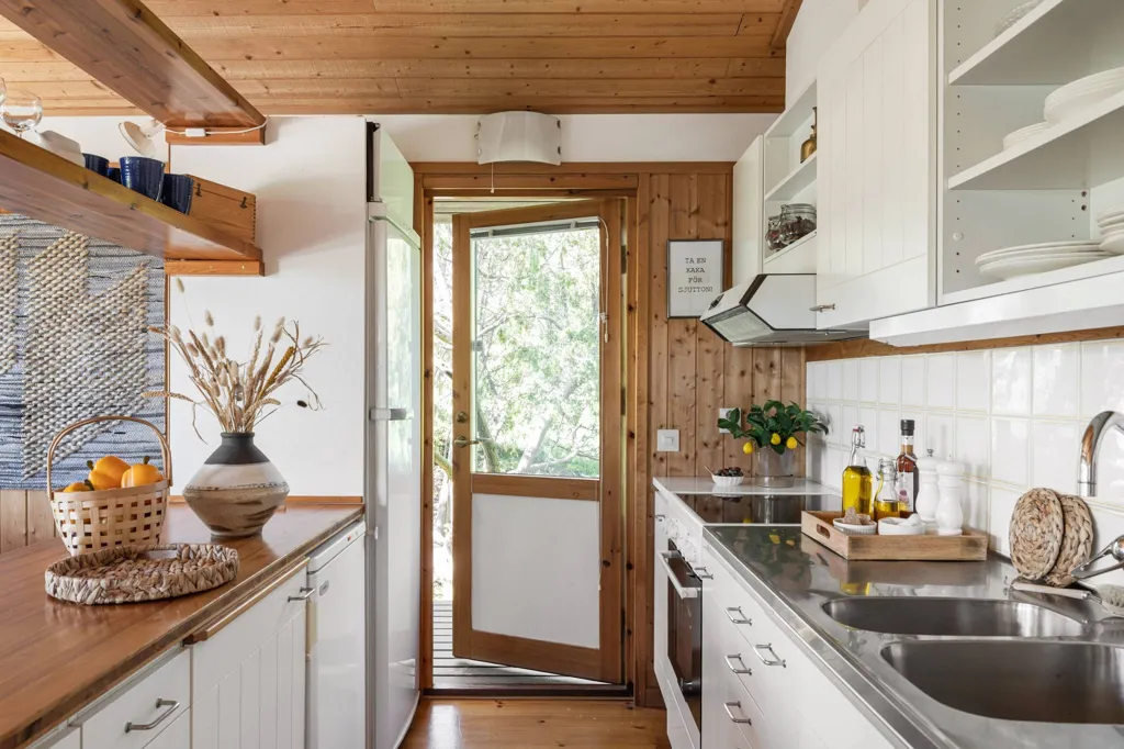 Cuisine - Villa with Sea View in Sönnerbergen