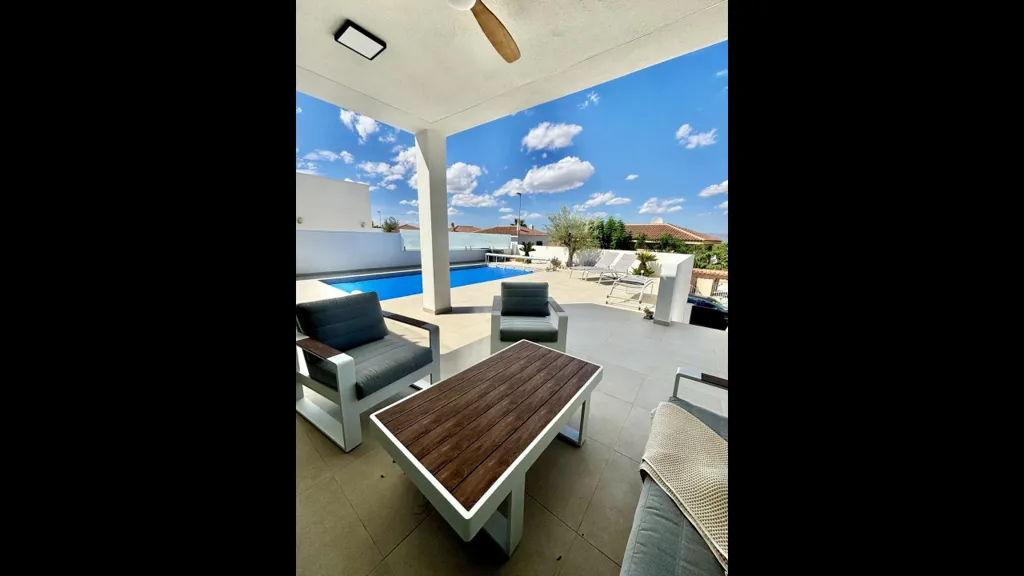 Terrass - Chalet with Pool in Benijófar
