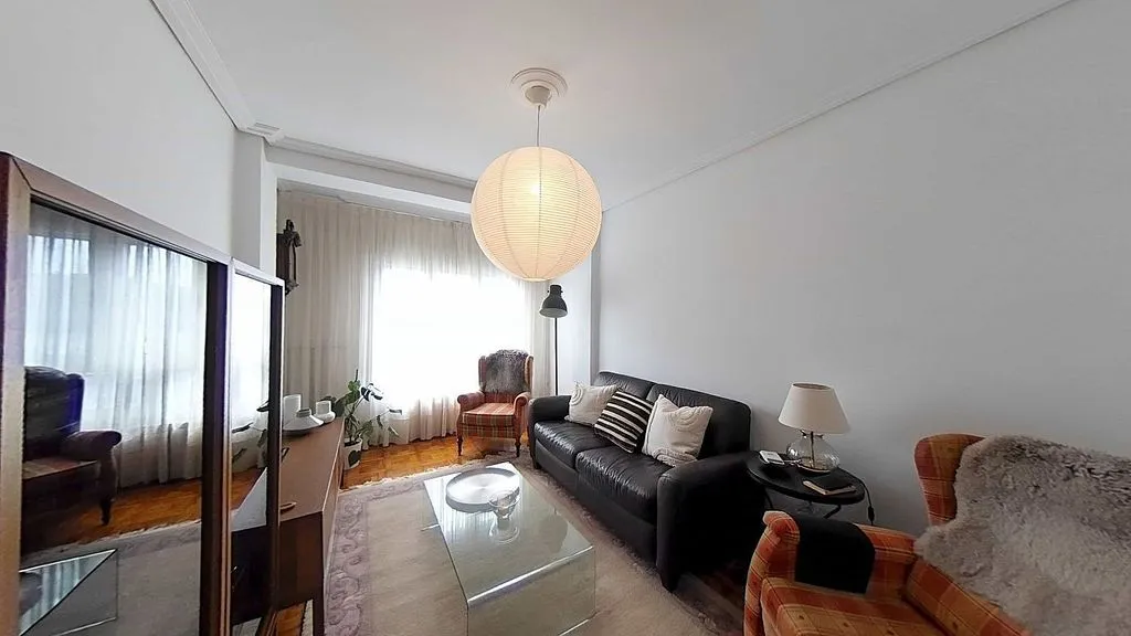 Séjour - Open-Plan Flat with Garage in Torrelavega