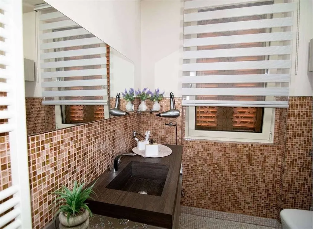 Bathrooms - Luxury Villa with Private Garden in Boltiere